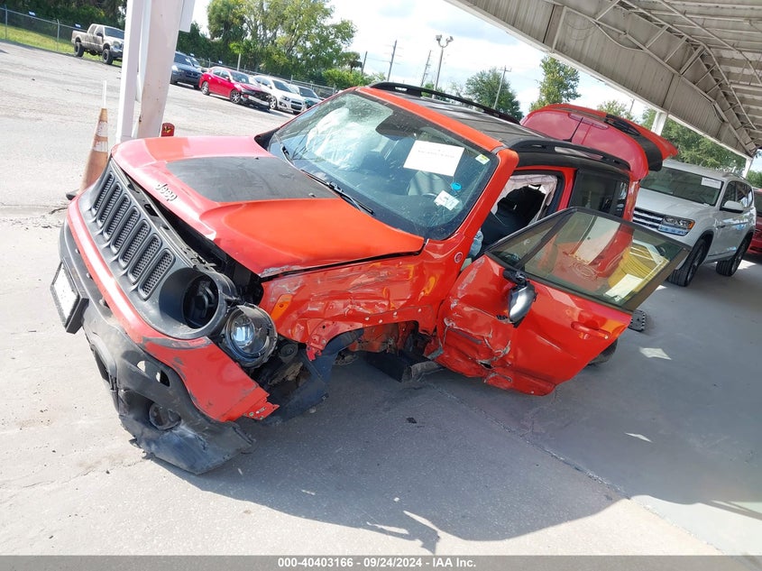 VIN ZACCJBCBXJPH44557 2018 JEEP RENEGADE TRAILHAWK 4X4