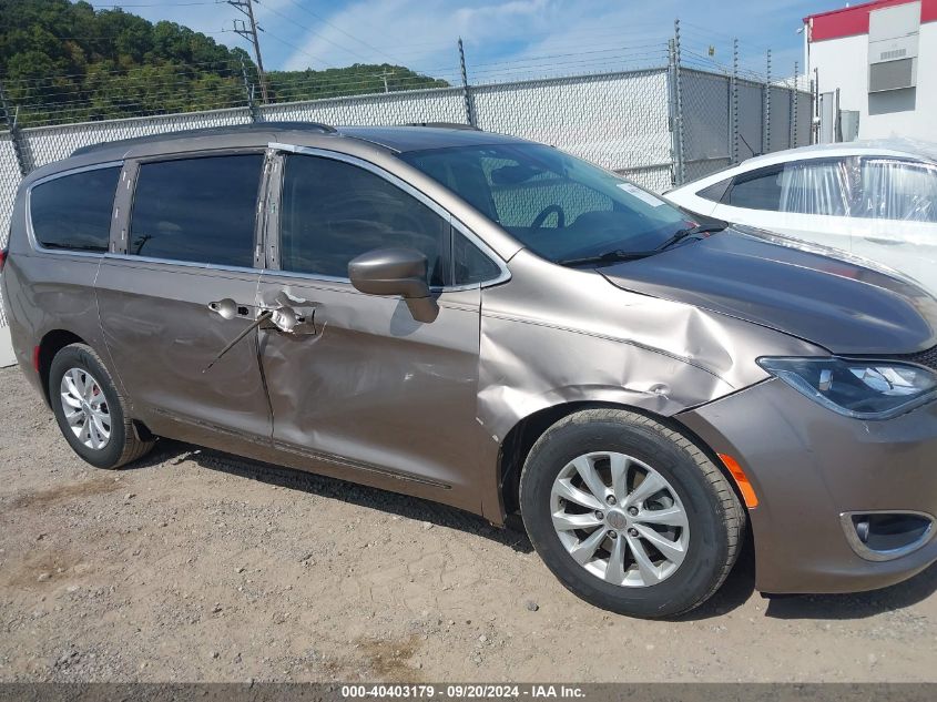 2017 Chrysler Pacifica Touring-L VIN: 2C4RC1BGXHR535000 Lot: 40403179