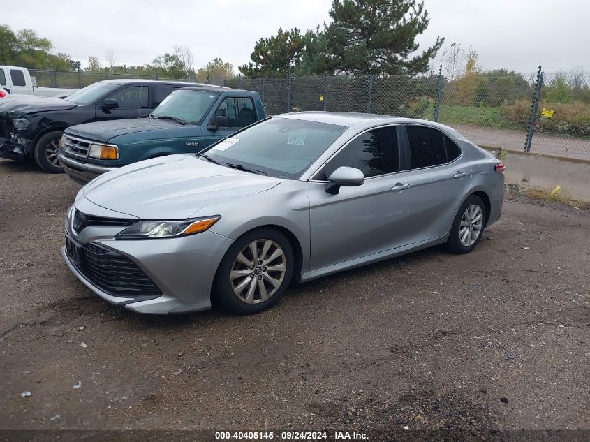 4T1B11HK5JU573032 2018 TOYOTA CAMRY - Image 2