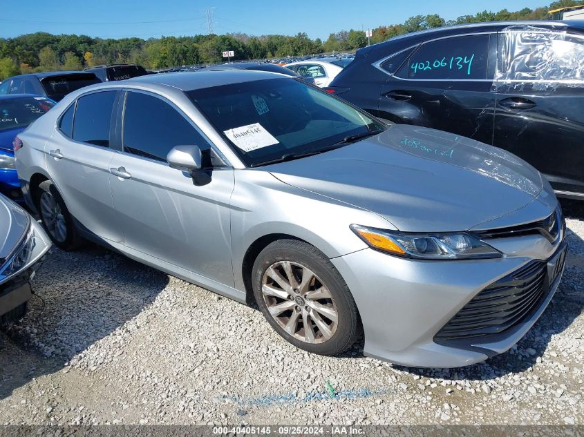 4T1B11HK5JU573032 2018 TOYOTA CAMRY - Image 1