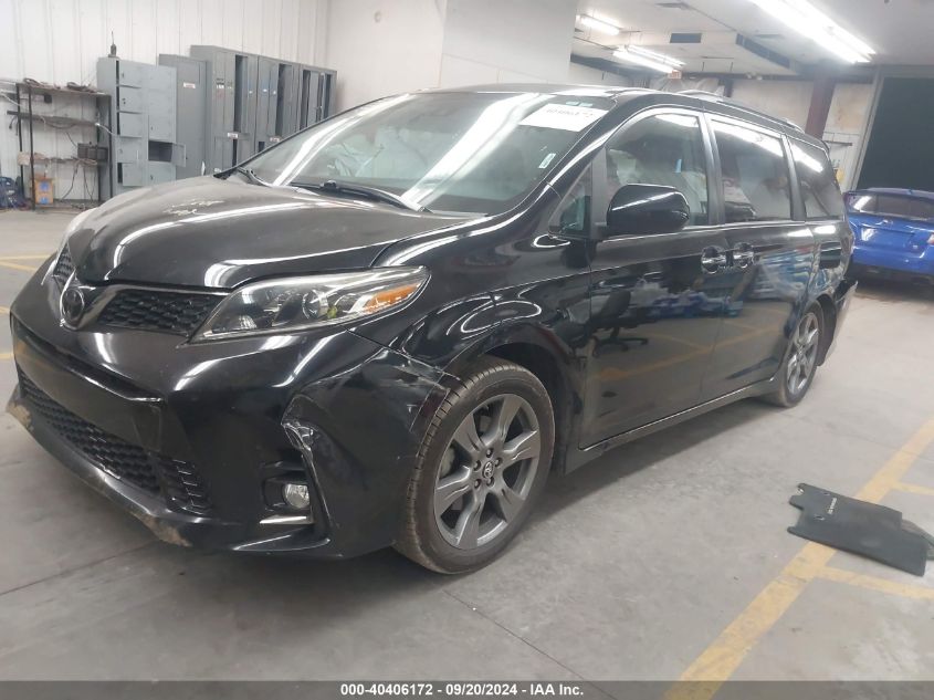 5TDXZ3DC4JS961449 2018 TOYOTA SIENNA - Image 2