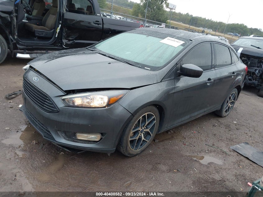 VIN 1FADP3F28JL286824 2018 FORD FOCUS SE