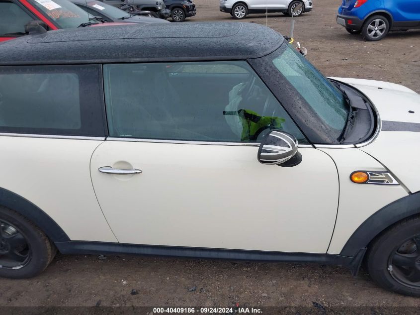 2011 Mini Cooper VIN: WMWSU3C57BT092468 Lot: 40409186