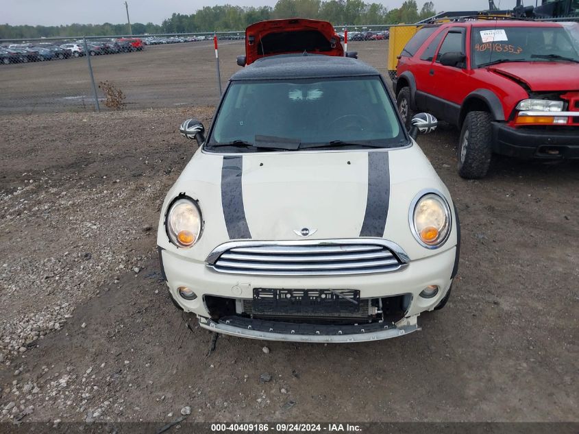 2011 Mini Cooper VIN: WMWSU3C57BT092468 Lot: 40409186