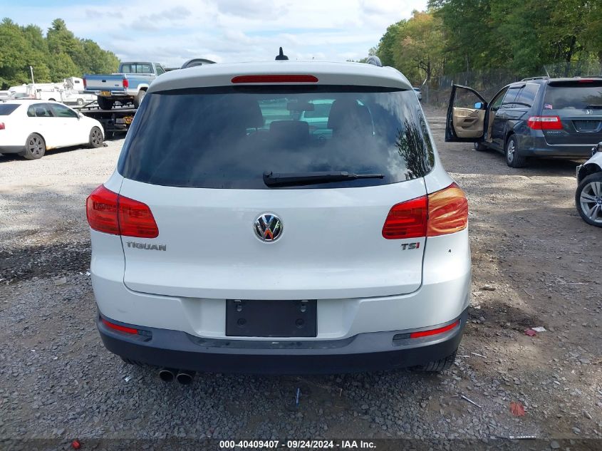 2017 Volkswagen Tiguan 2.0T/2.0T S VIN: WVGAV7AX5HK010772 Lot: 40409407