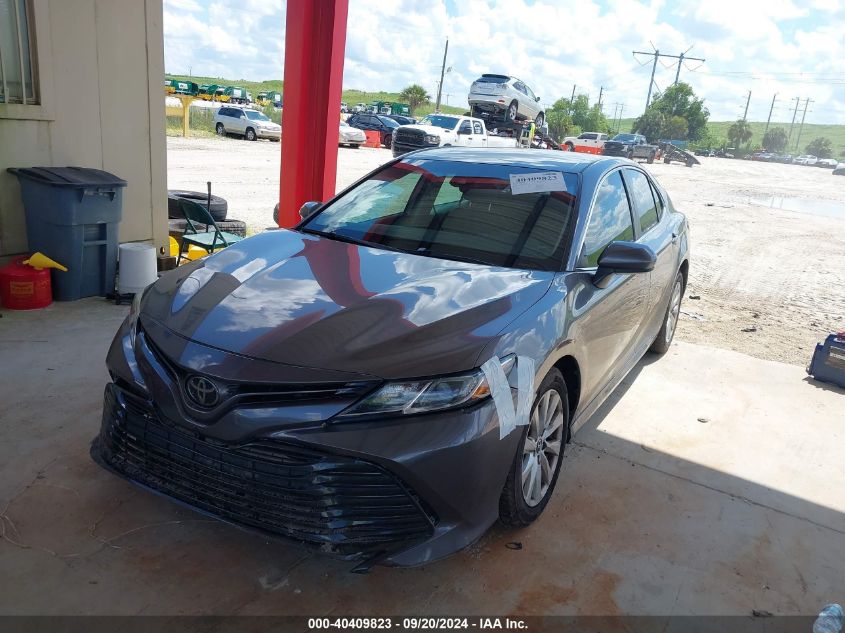 4T1B11HK7JU103116 2018 TOYOTA CAMRY - Image 2