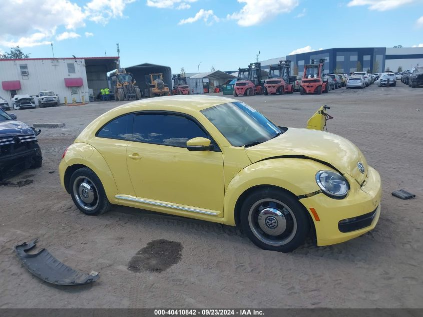 2012 Volkswagen Beetle 2.5L VIN: 3VWJP7AT2CM640596 Lot: 40410842