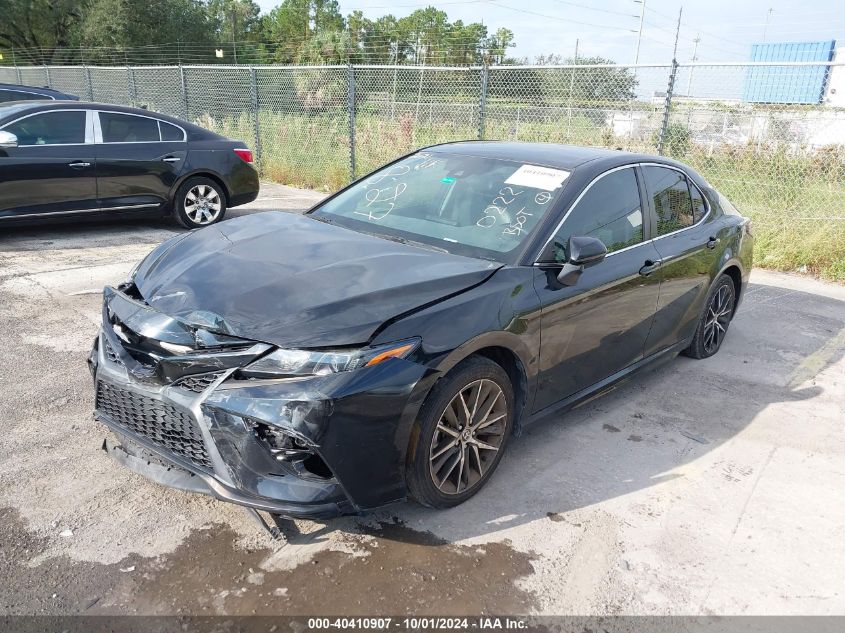 4T1G11AK9MU530222 2021 TOYOTA CAMRY - Image 2