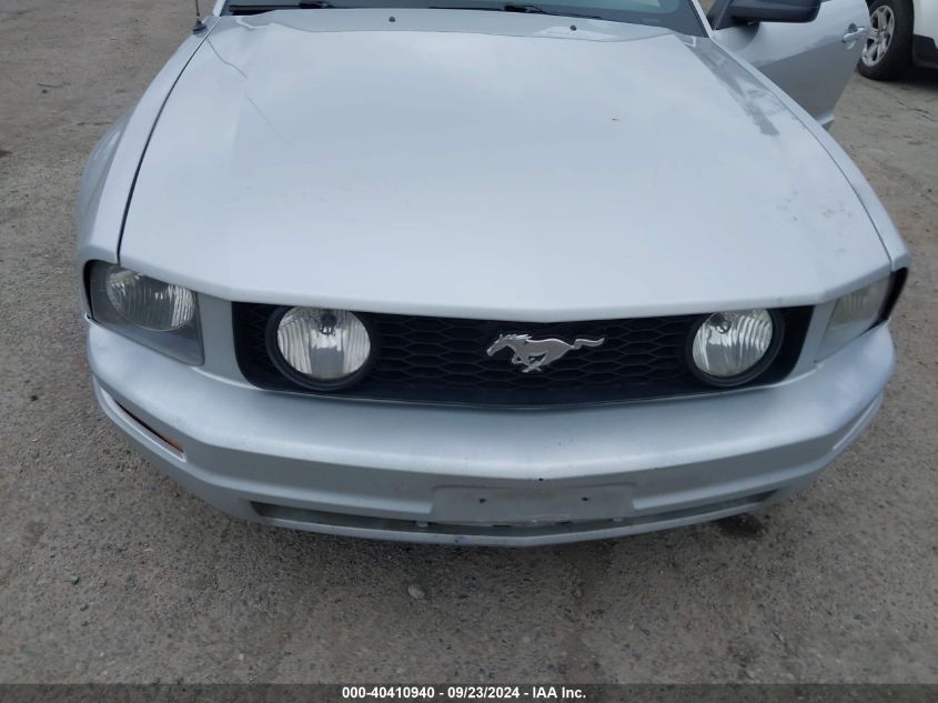 2005 Ford Mustang VIN: 1ZVHT84N855240807 Lot: 40410940