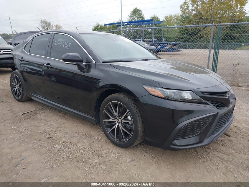 2022 TOYOTA CAMRY  (VIN: 4T1T11AK5NU697323)