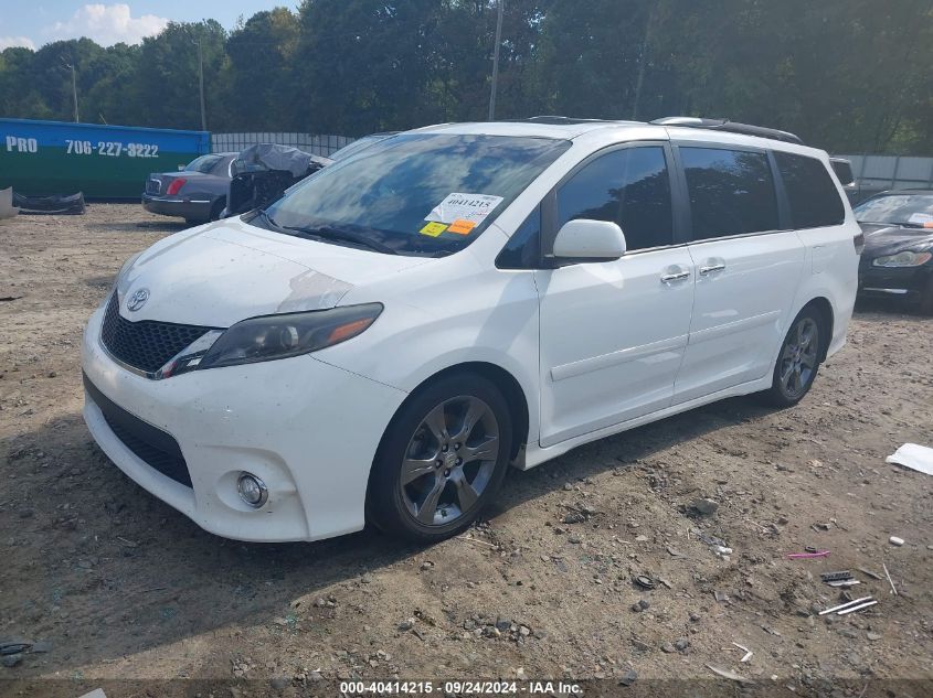 5TDXK3DC2GS701791 2016 TOYOTA SIENNA - Image 2