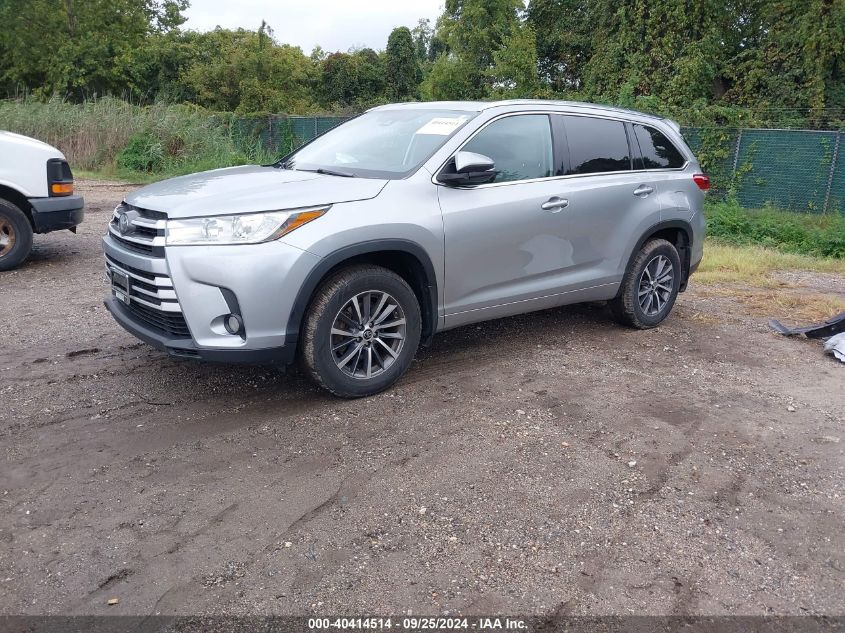 5TDJZRFH7JS852551 2018 TOYOTA HIGHLANDER - Image 2