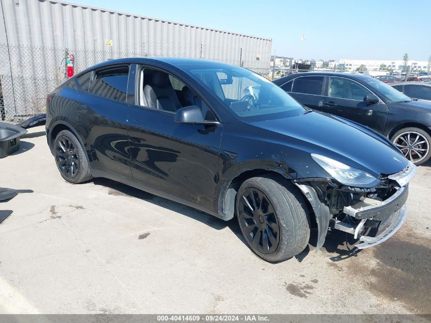 5YJYGDEE6MF160806 2021 TESLA MODEL Y - Image 1