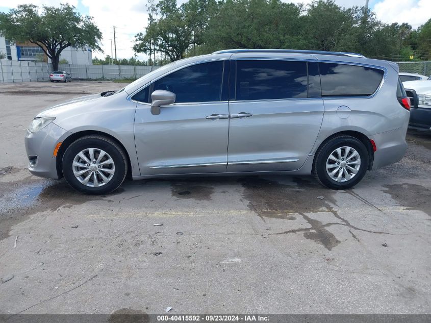 2019 Chrysler Pacifica Touring L VIN: 2C4RC1BG0KR594015 Lot: 40415592