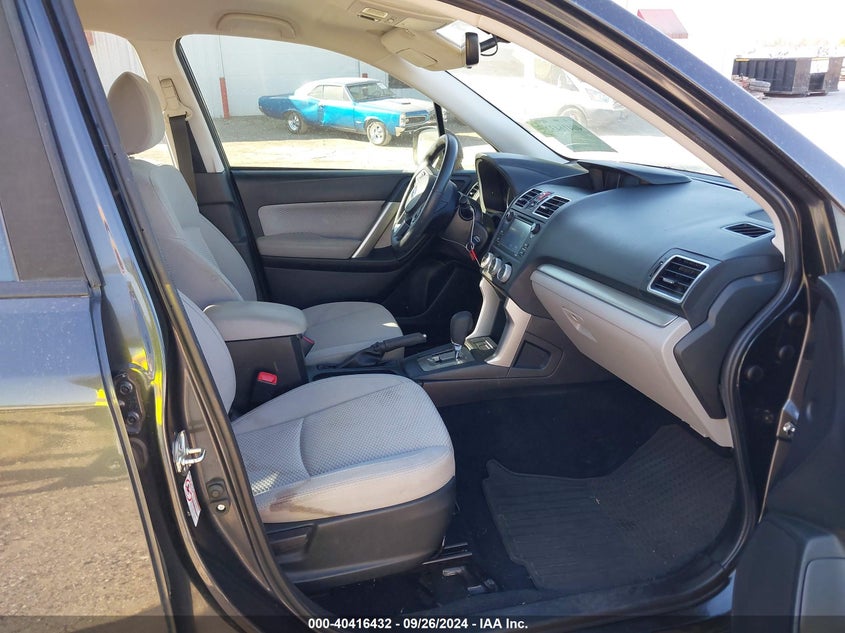 VIN JF2SJABC0JH581314 2018 SUBARU FORESTER 2.5I