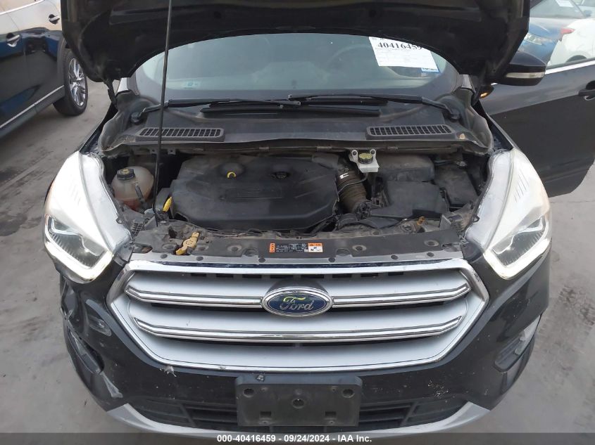 1FMCU0J92HUA38537 2017 Ford Escape Titanium