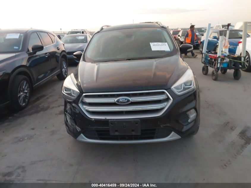 1FMCU0J92HUA38537 2017 Ford Escape Titanium