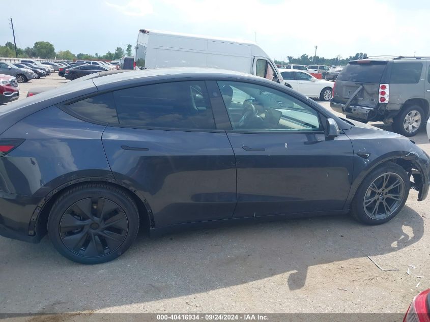 2024 Tesla Model Y VIN: 7SAYGDED3RA304830 Lot: 40416934