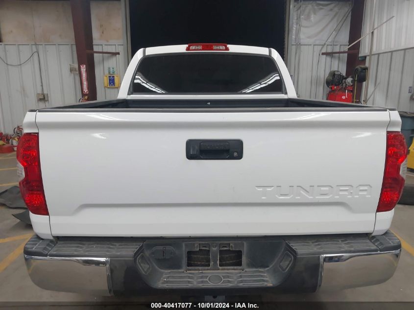 5TFDY5F13JX686390 2018 Toyota Tundra Crewmax Sr5