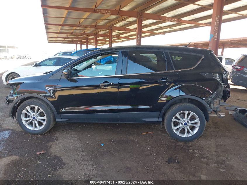 1FMCU0GD9HUD51399 2017 Ford Escape Se