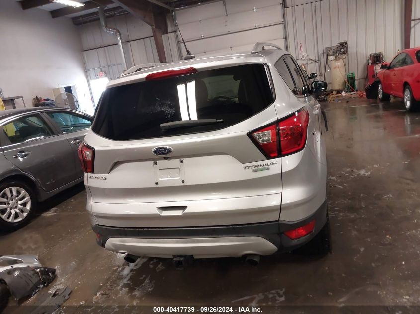 1FMCU0J95KUC57273 2019 Ford Escape Titanium