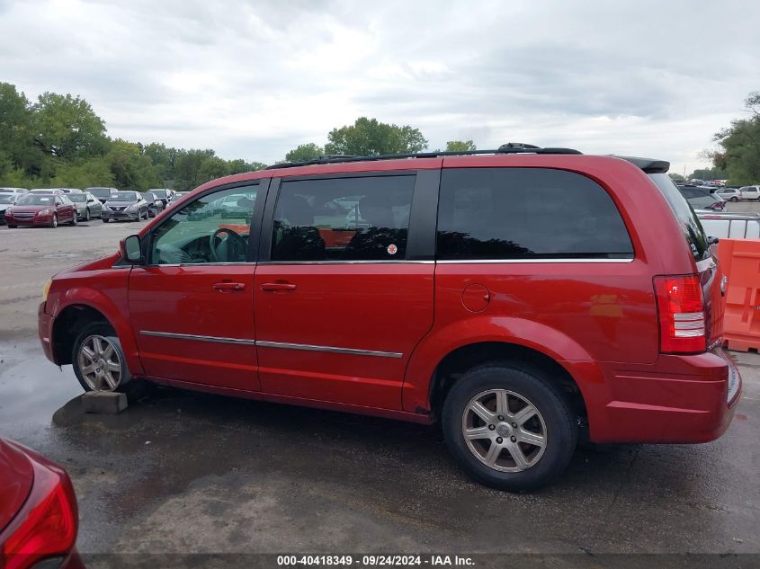 2A4RR5D10AR136241 2010 Chrysler Town & Country Touring