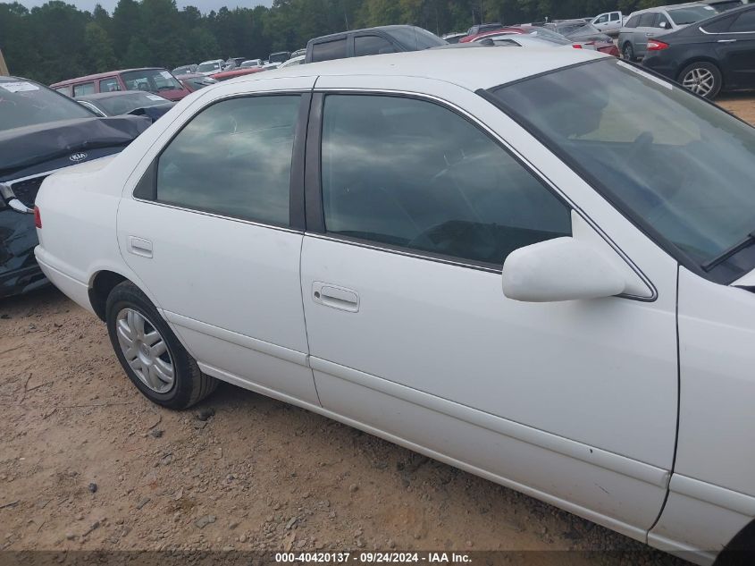 2000 Toyota Camry Ce/Le/Xle VIN: 4T1BG22K7YU715825 Lot: 40420137