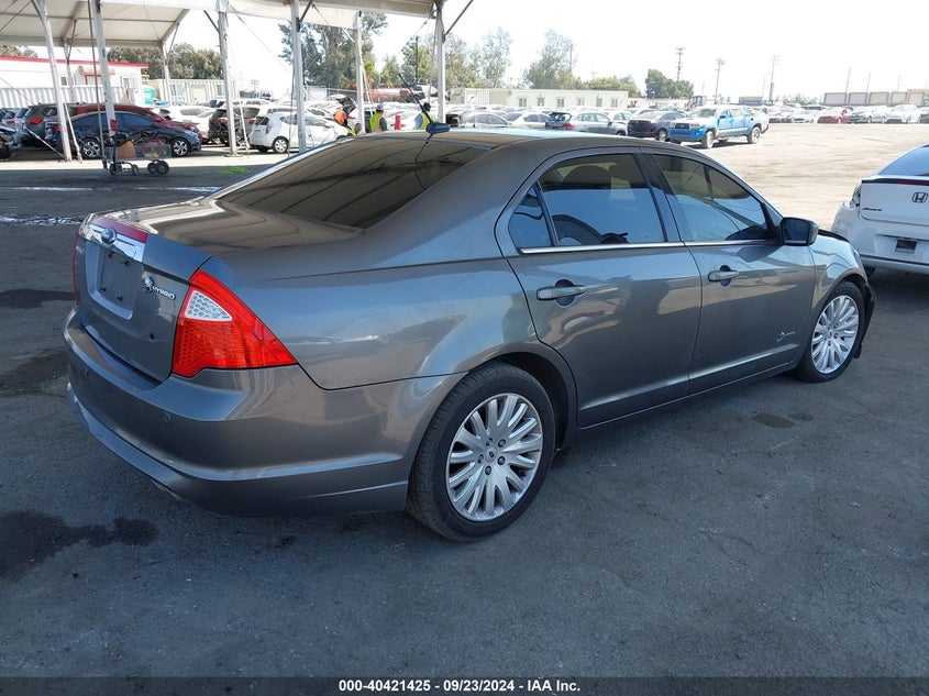 3FADP0L34AR310372 2010 FORD FUSION photo no. 4