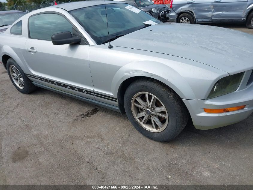 2005 Ford Mustang V6 Deluxe/V6 Premium VIN: 1ZVFT80N055118228 Lot: 40421666