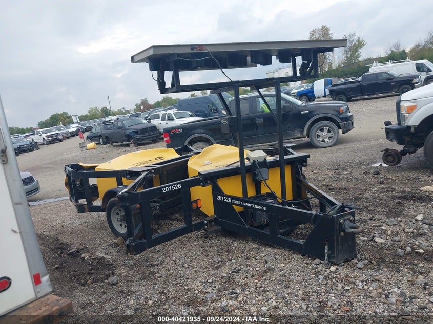 SMART T85000 ARROW BOARD MBS - 25 2020. Lot# 40421935. VIN 19ET2CB19LA362230. Photo 1