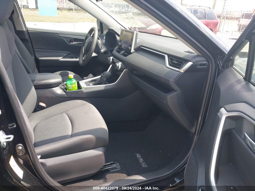 VIN JTMW1RFV9KD017437 2019 TOYOTA RAV4 XLE