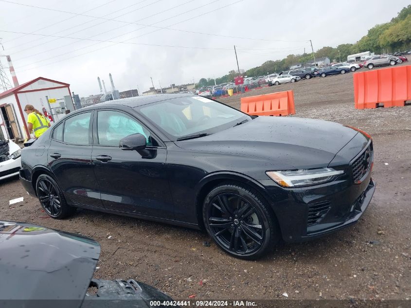 2022 Volvo S60 Recharge Plug-In Hybrid T8 Black Edition R-Design Extended Range VIN: 7JRH60FD3NG192834 Lot: 40424441