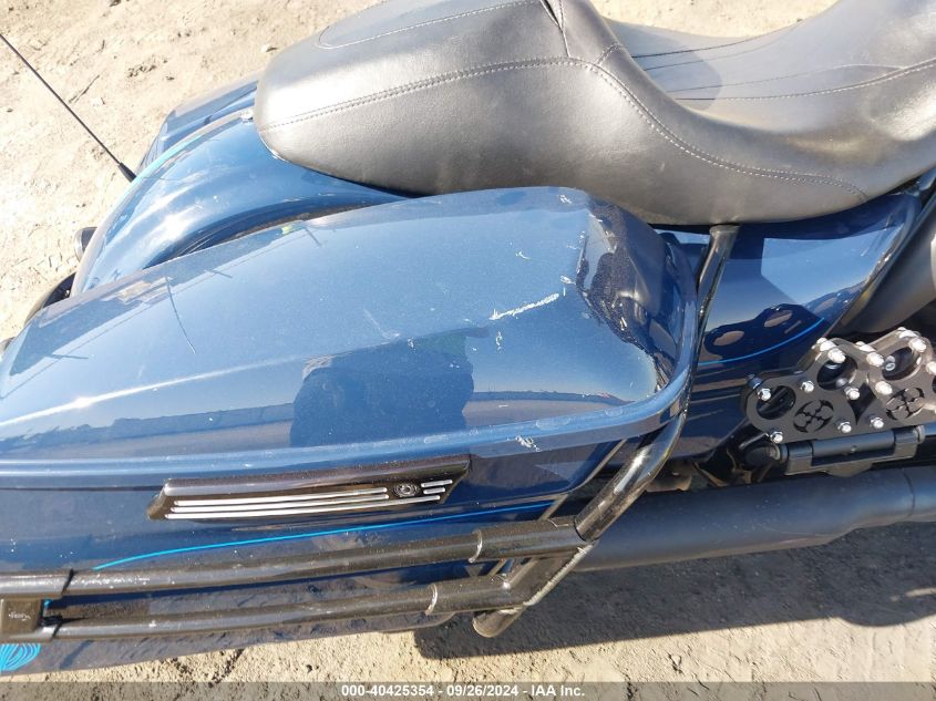 2018 Harley-Davidson Flhxs Street Glide Special VIN: 1HD1KRC36JB631347 Lot: 40425354