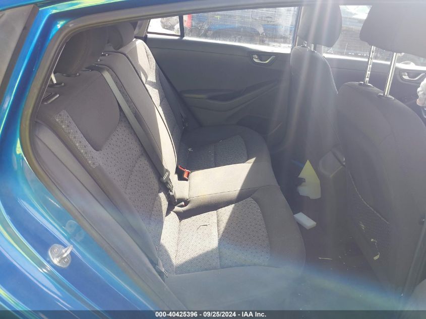 KMHC65LC3JU068216 2018 Hyundai Ioniq Hybrid Blue