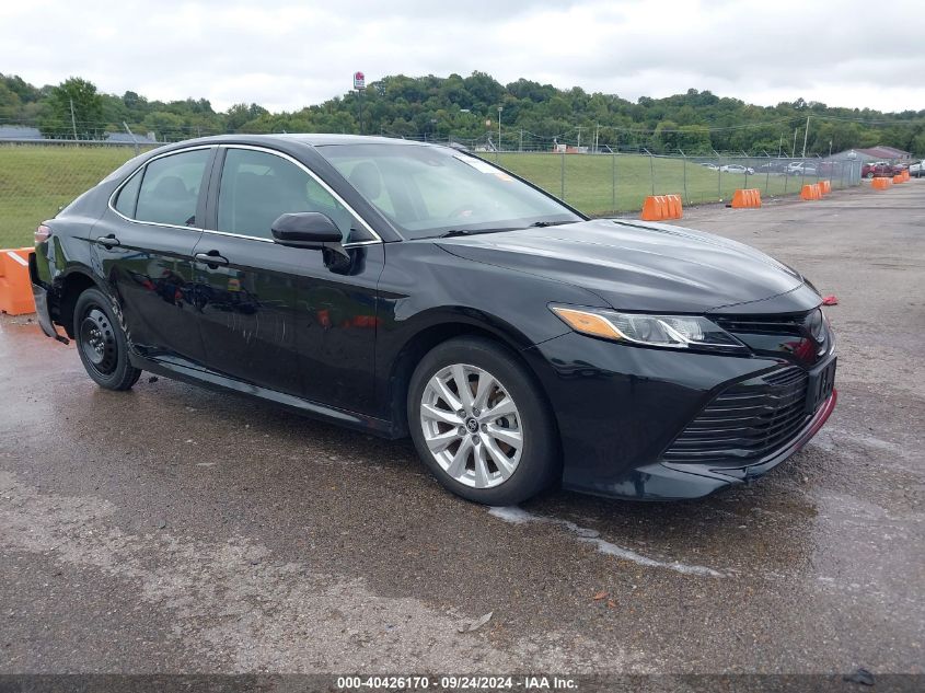 4T1B11HK3JU020914 2018 TOYOTA CAMRY - Image 1