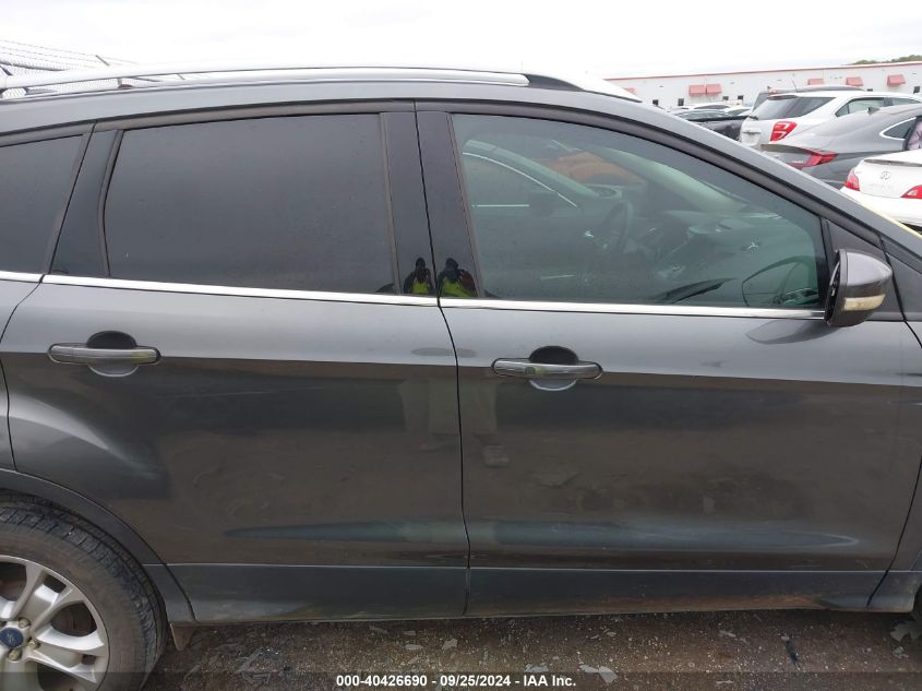 1FMCU0JD0HUA93475 2017 Ford Escape Titanium