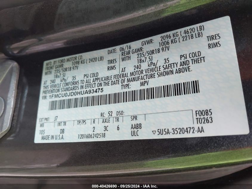 1FMCU0JD0HUA93475 2017 Ford Escape Titanium