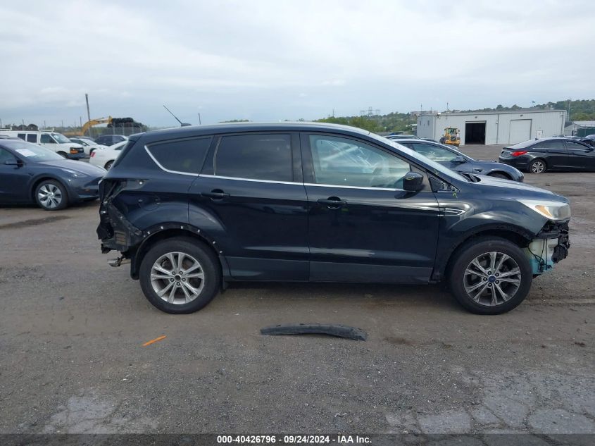 1FMCU0GD7HUD63762 2017 Ford Escape Se