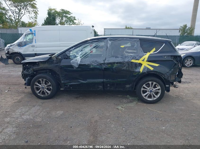 1FMCU0GD7HUD63762 2017 Ford Escape Se