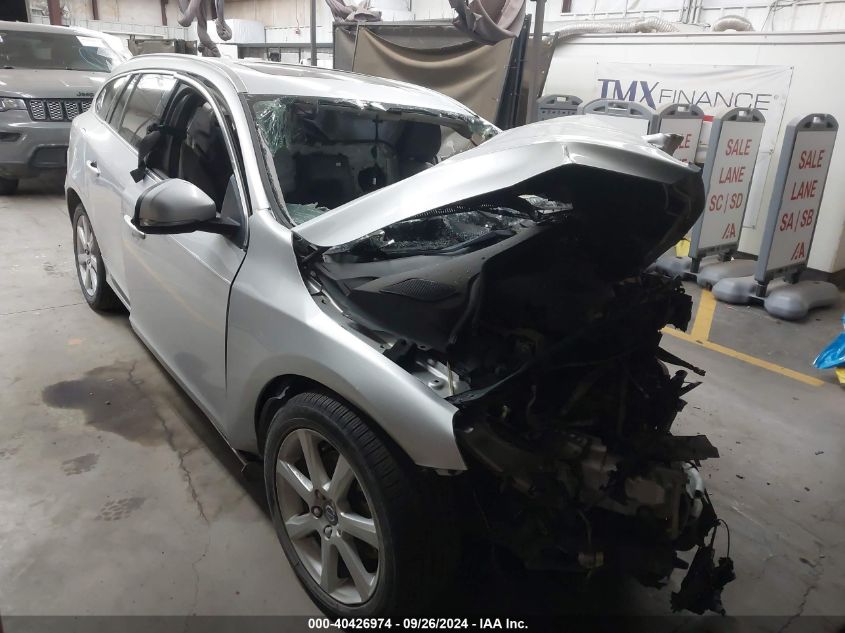 VIN YV140MEKXH1373470 2017 VOLVO V60 no.1