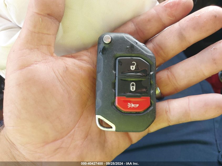 1C4HJXEN6KW595840 2019 Jeep Wrangler Unlimited Sahara 4X4