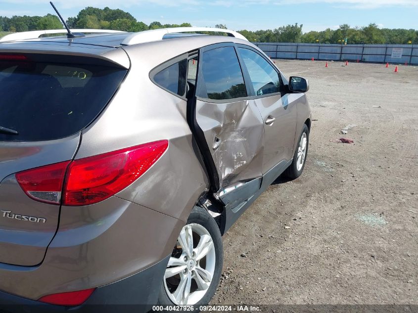 KM8JU3AC3BU303056 2011 Hyundai Tucson Gls