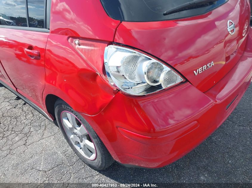 2009 Nissan Versa 1.8S VIN: 3N1BC13E89L385842 Lot: 40427953