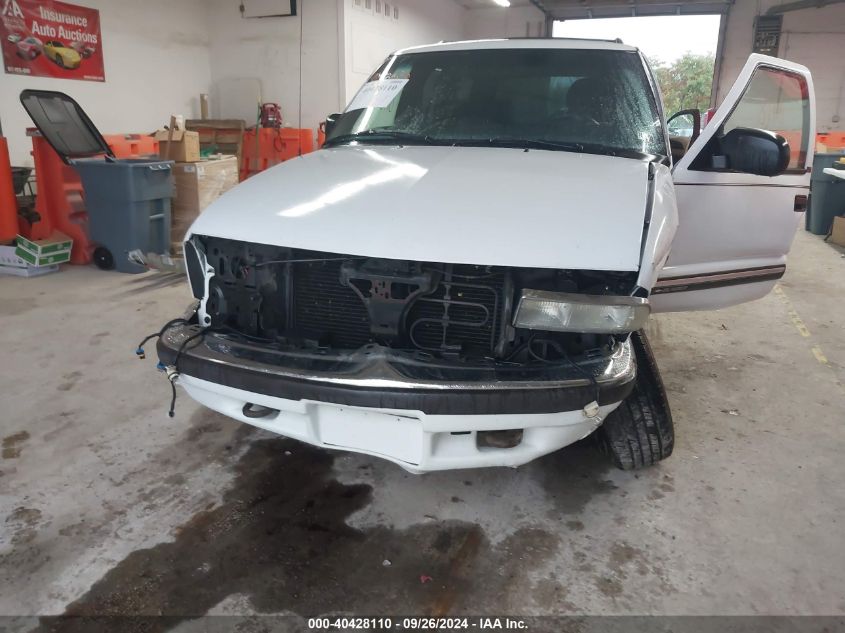 1GNDT13W11K242419 2001 Chevrolet Blazer