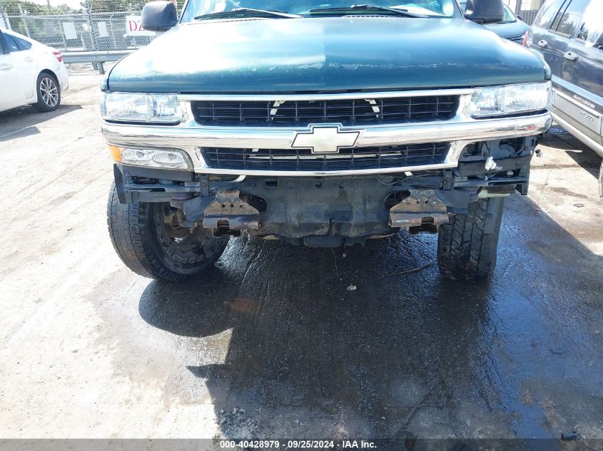 2001 Chevrolet Tahoe Ls VIN: 1GNEC13T21J269256 Lot: 40428979