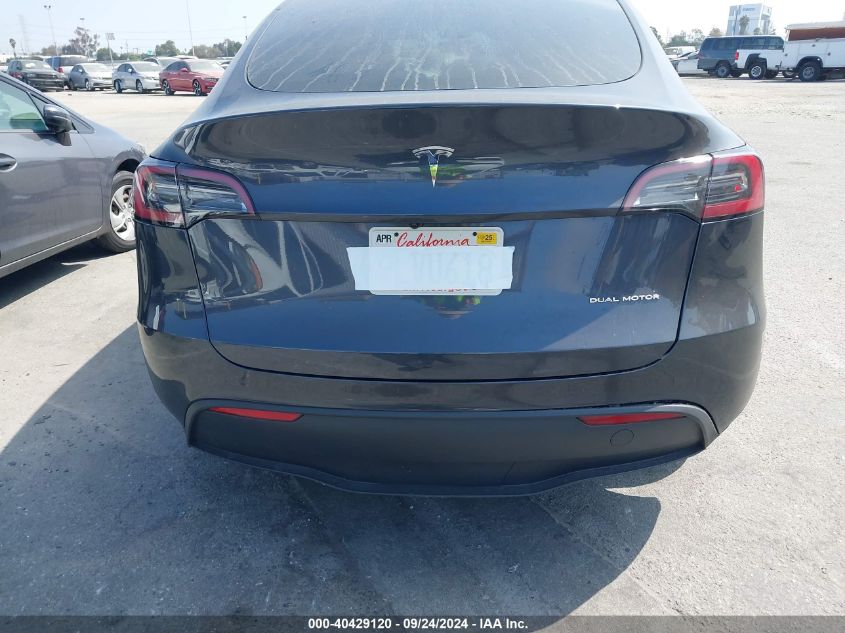 2024 Tesla Model Y VIN: 7SAYGDEE0RA256700 Lot: 40429120