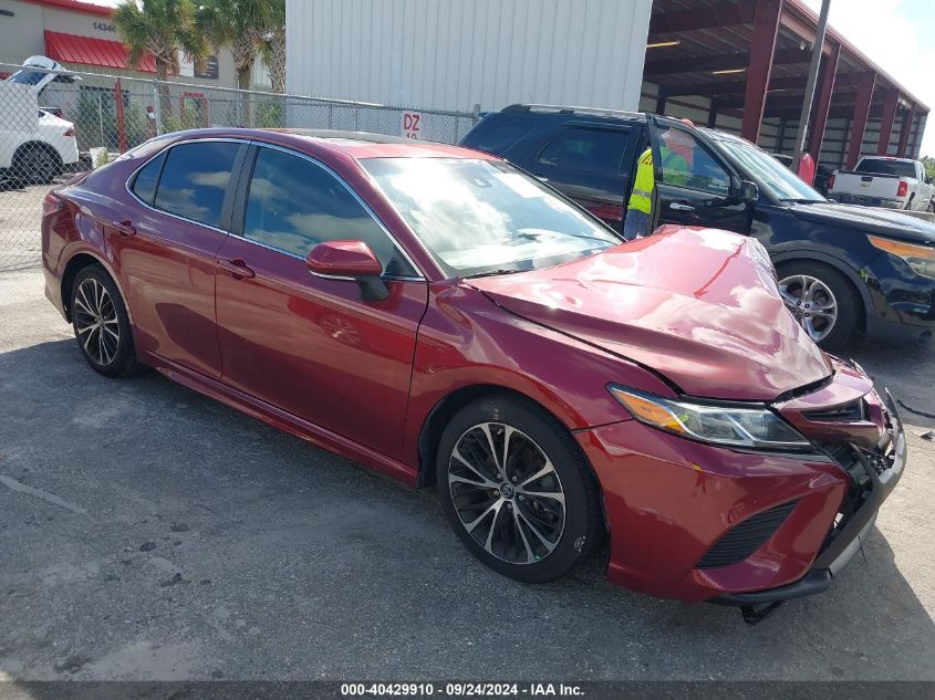 VIN JTHCF1D29F5029052 2018 TOYOTA CAMRY no.1