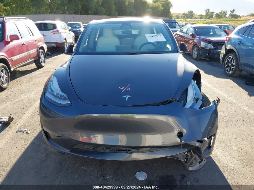 2020 Tesla Model Y Long Range Dual Motor All-Wheel Drive/Performance Dual Motor All-Wheel Drive VIN: 5YJYGDEF9LF011555 Lot: 40429999