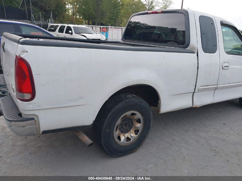 1999 Ford F-250 Lariat/Work Series/Xl/Xlt VIN: 2FTPX27L8XCA38584 Lot: 40430648