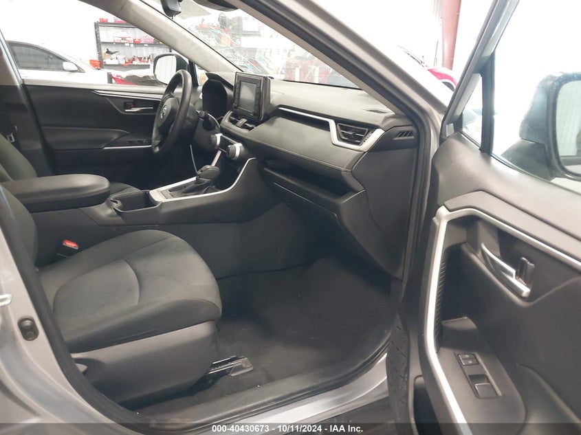 VIN 2T3W1RFV4NC194485 2022 TOYOTA RAV4 XLE